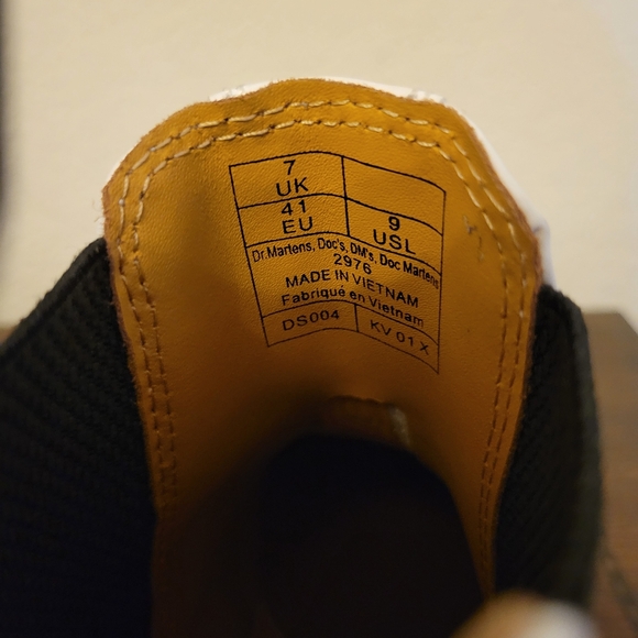 Dr Martens 2976 Softy T Chelsea Boots - Picture 6 of 6